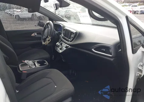 2018 Chrysler Pacifica Touring Plus z USA, uszkodzony, nr VIN 2C4RC1FGXJR226921